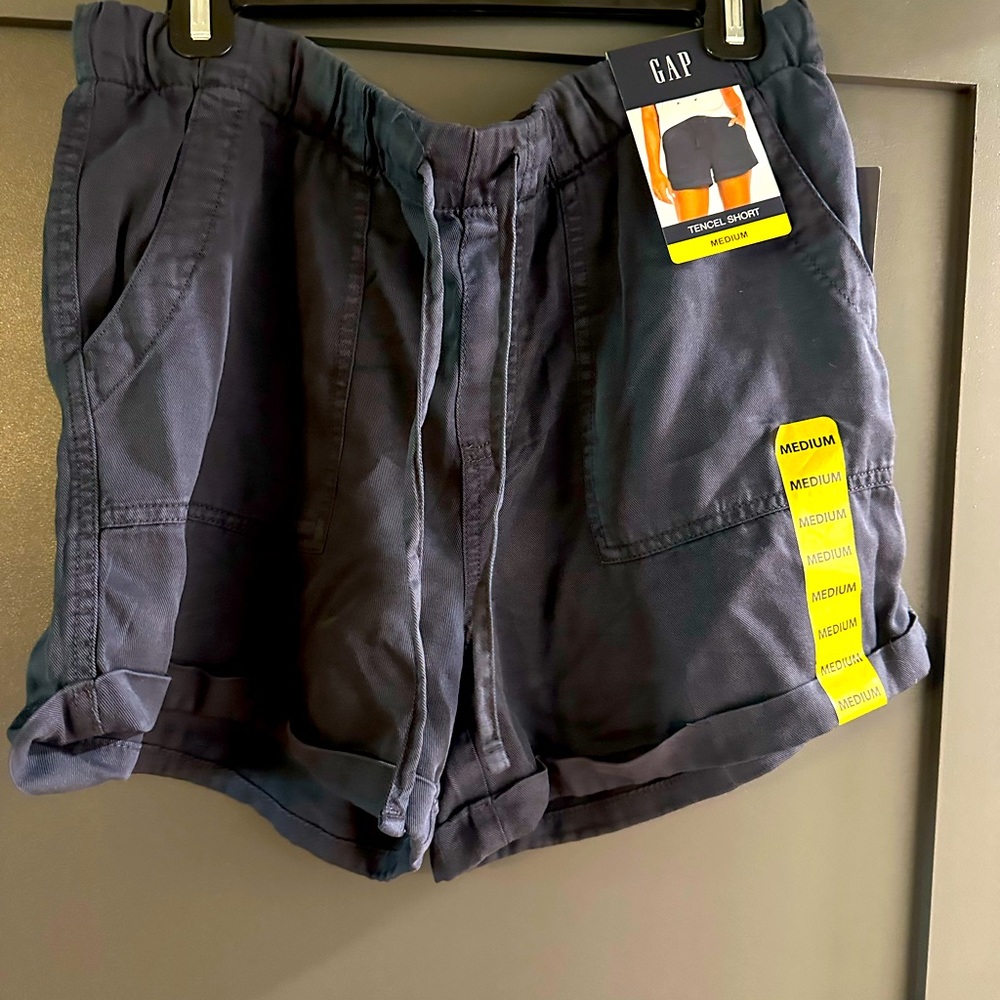 NWT Gap navy blue Tencel Short